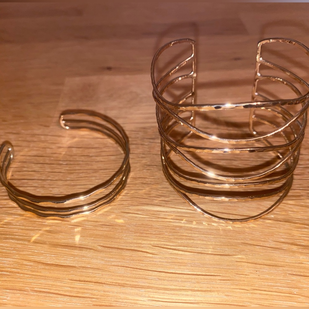 Two piece bangle set